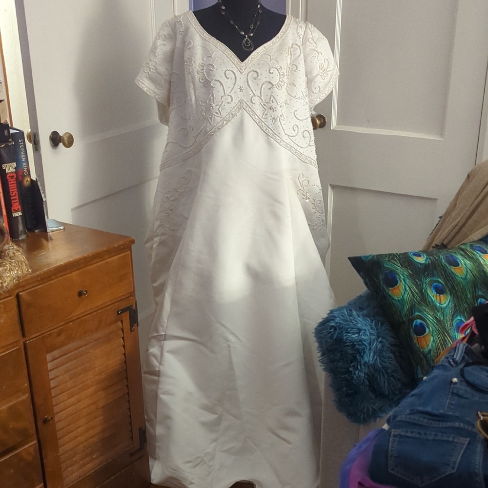 Custom Plus Size 28 Elegant White Embroidered And Beaded Wedding Dress W/ Train